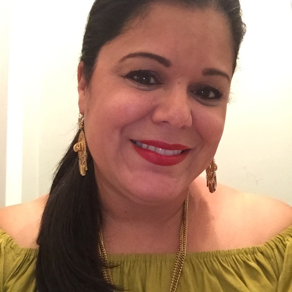 Meet your Posher,  Bronx Bauble - Picture 6 of 8